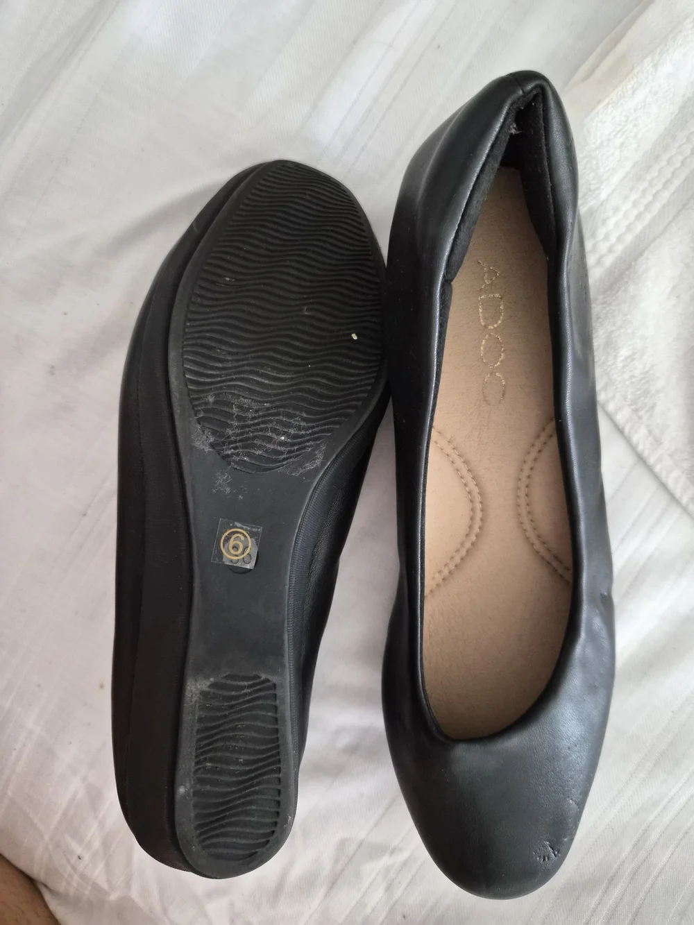 Aldo Black Leather Rounded-Toe Ballet Flats